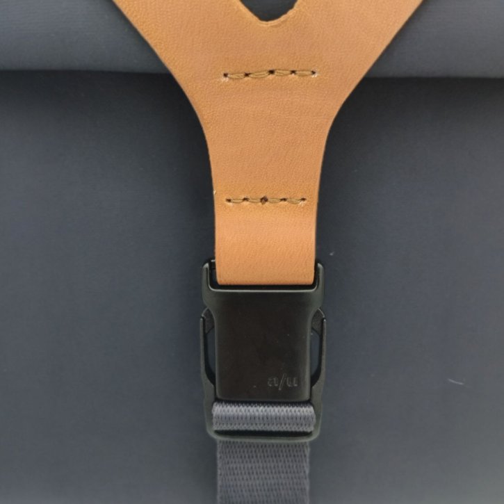 Aunts & Uncles TAKAHASHI RE Umhängetasche outer space